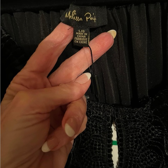 NWT- Melissa Paige black velvet type top size L - Picture 4 of 5